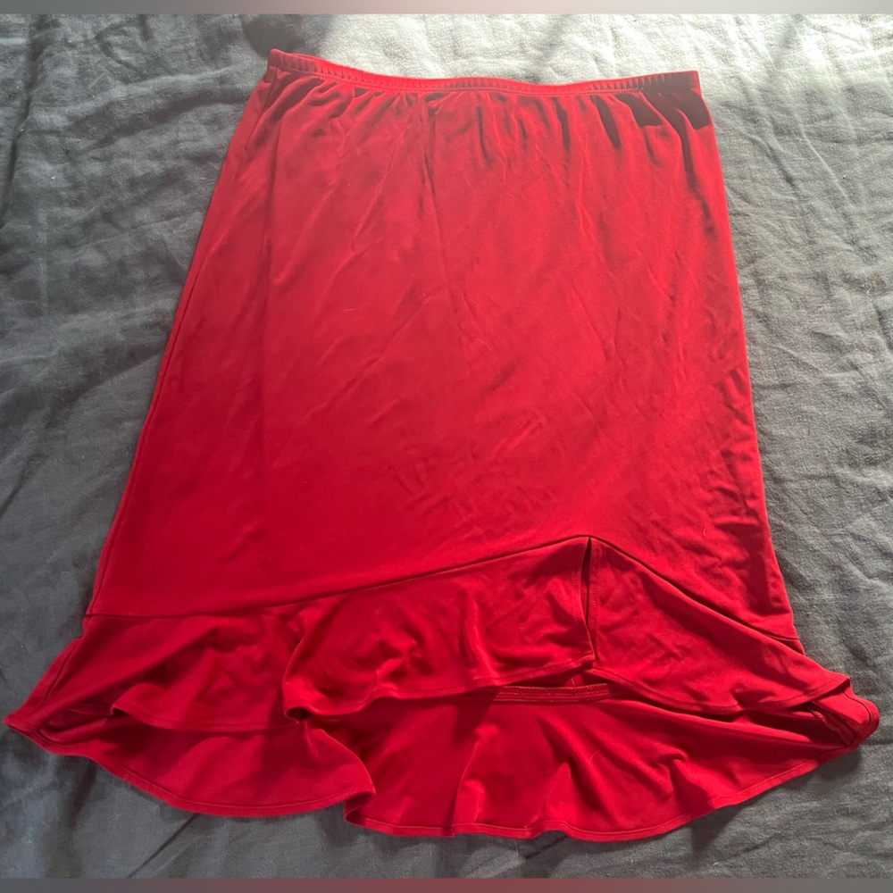 🌺 the red skirt ❤️